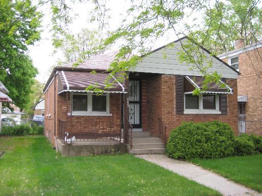 3823 Congress St., Bellwood, IL 60104