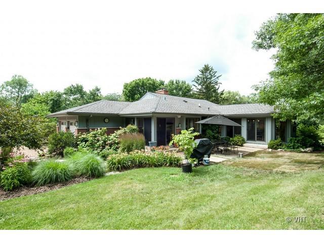 26748 Apple Tree Ln., Barrington, IL 60010