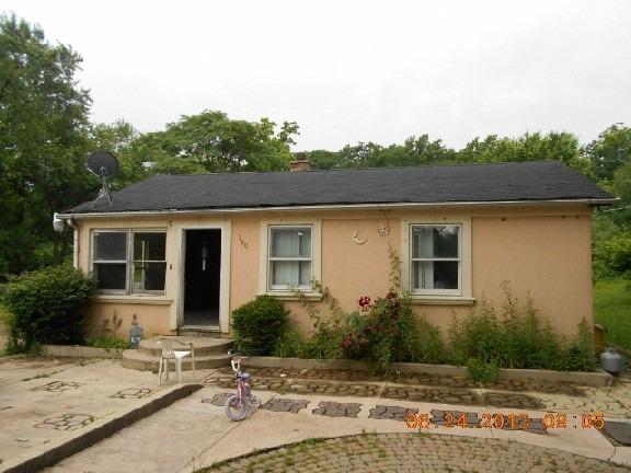 160 Parkside Ave., Aurora, IL 60505