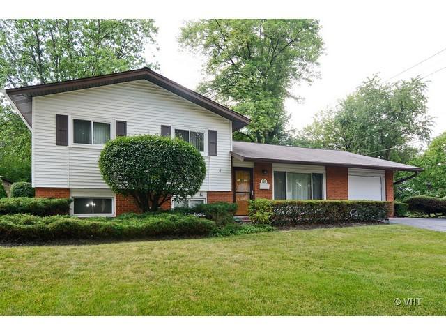 685 Flagstaff Ln., Hoffman Estates, IL 60169