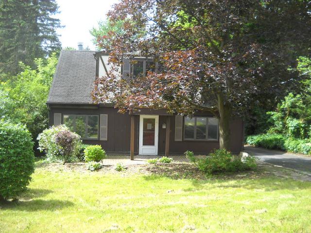 321 Roslyn Rd., Barrington, IL 60010