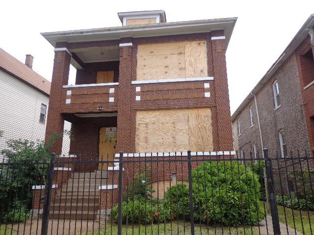 8351 S Burnham Ave., Chicago, IL 60649