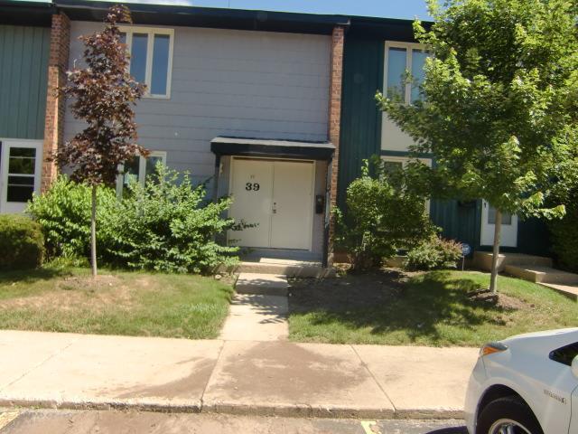 39 Pioneer Park Pl., Elgin, IL 60123