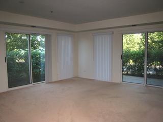 431 Kelburn Rd. #112, Deerfield, IL 60015