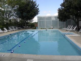 431 Kelburn Rd. #112, Deerfield, IL 60015