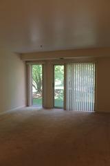 431 Kelburn Rd. #112, Deerfield, IL 60015