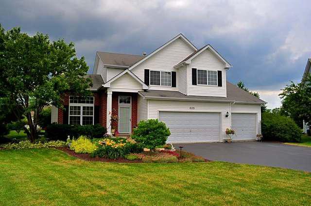 223 Alexandra Ct., North Aurora, IL 60542