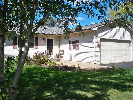 1325 Park Pl., Lake Holiday, IL 60548