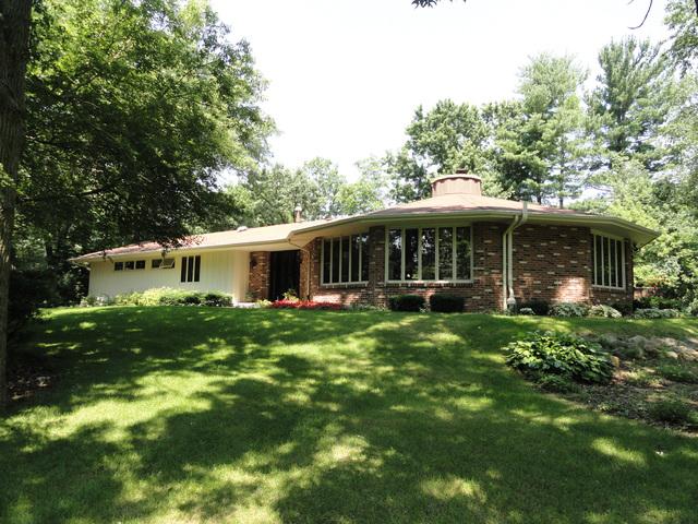 6827 Westgate Rd., Roscoe, IL 61073