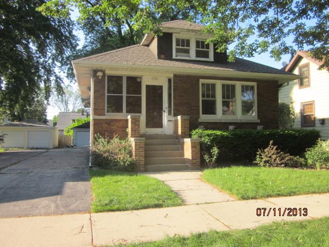 1326 Campbell Ave., Des Plaines, IL 60016