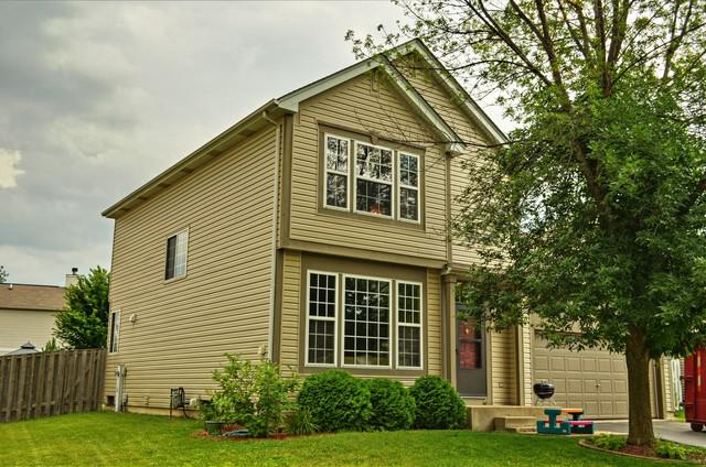 1772 Melbourne Ln., Aurora, IL 60503
