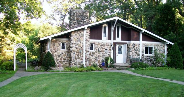 9210 W Wonder Lake Rd., Woodstock, IL 60098