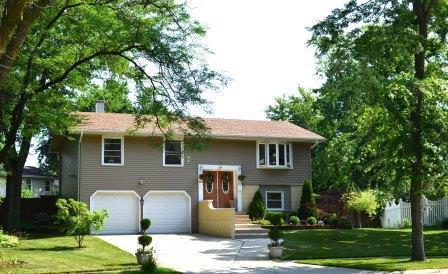 1345 Fairmont Rd., Hoffman Estates, IL 60169