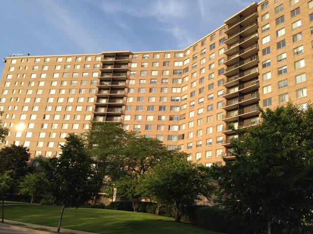 7033 N Kedzie Ave. #1704, Chicago, IL 60645