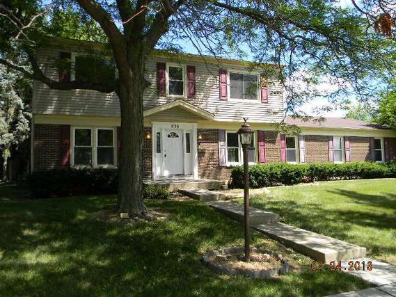 836 Knightsbridge Ln., Schaumburg, IL 60195