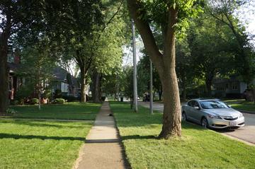 210 Prairie Ave., Libertyville, IL 60048