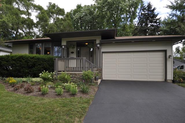 132 Elmwood Dr., Naperville, IL 60540
