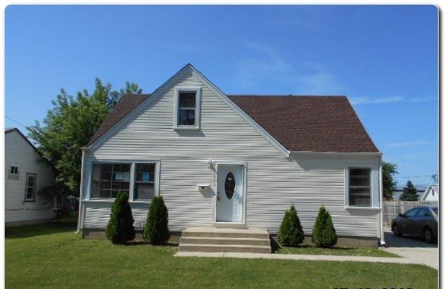 136 Franklin Dr., Northlake, IL 60164