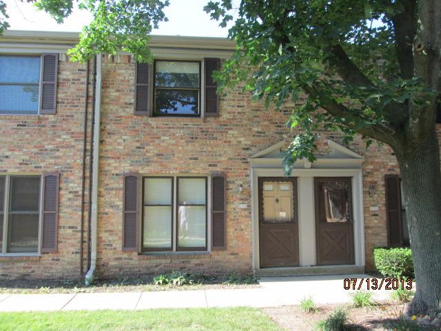 1811 Sessions Walk, Hoffman Estates, IL 60195
