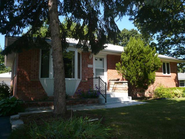 508 Deerpath Dr., Lindenhurst, IL 60046