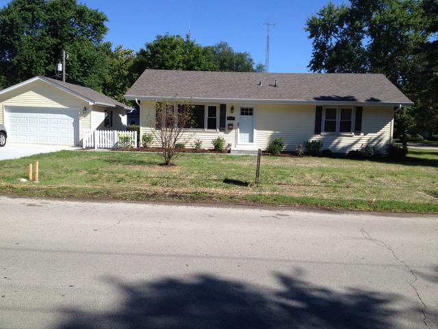 211 John St., North Aurora, IL 60542