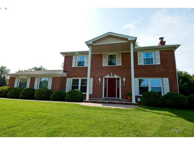 167 Hillcrest Dr., Barrington, IL 60010