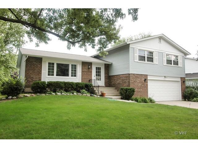 705 Mulberry Ct., Algonquin, IL 60102