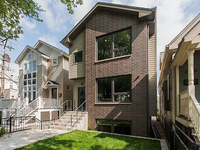 2242 W Wellington St., Chicago, IL 60618