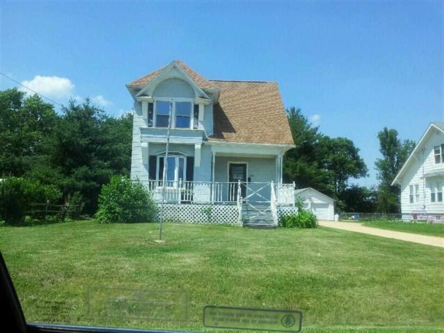 20 W Hawley St., Amboy, IL 61310