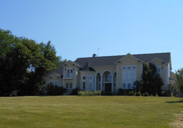 3314 Country Club Rd., Woodstock, IL 60098