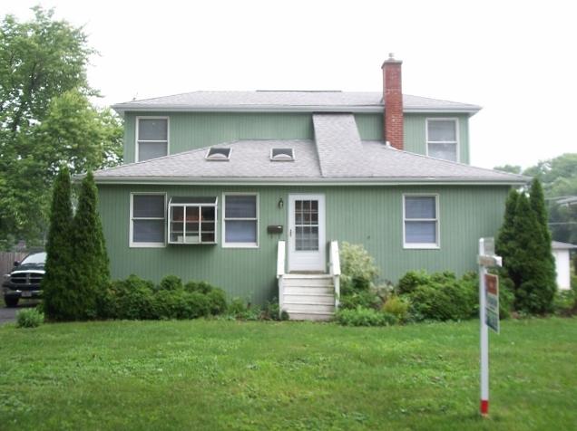 352 Normandy Ln., Grayslake, IL 60030