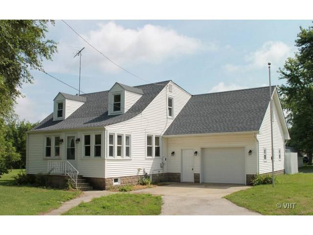 325 N Fifth Ave., Coal City, IL 60416