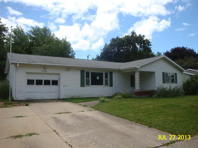 130 W Alden Pl., Dekalb, IL 60115