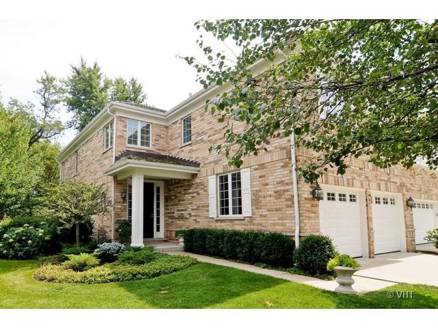 2253 Royal Ridge Dr., Northbrook, IL 60062