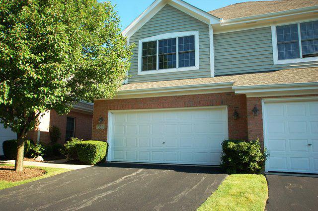 321 Turnberry Ln., Glen Ellyn, IL 60137