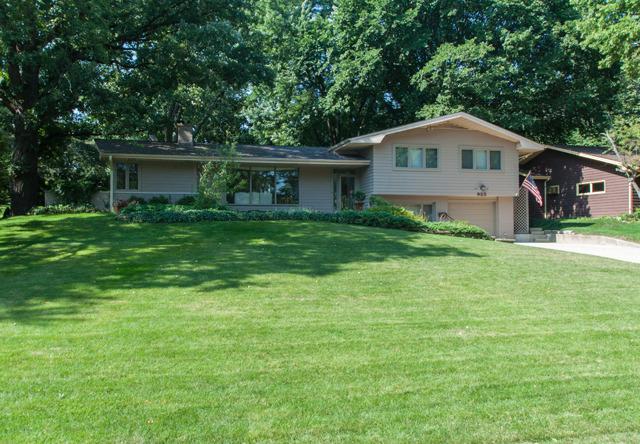 923 Edgewater Dr., Naperville, IL 60540
