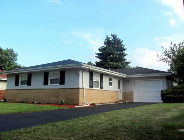 741 Therese Ter., Des Plaines, IL 60016