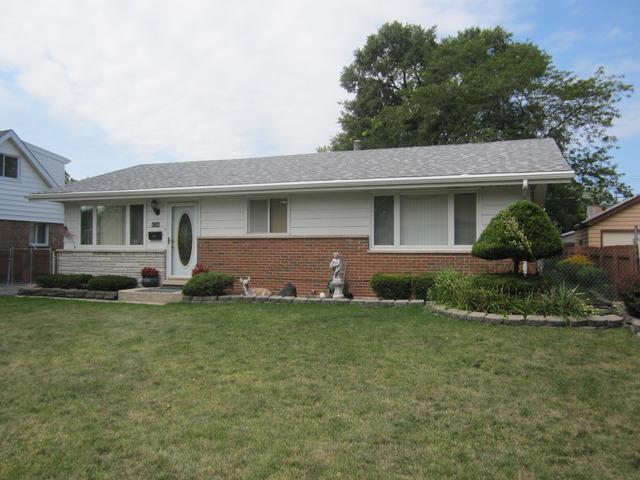 8748 Cranbrook Ln., Bridgeview, IL 60455