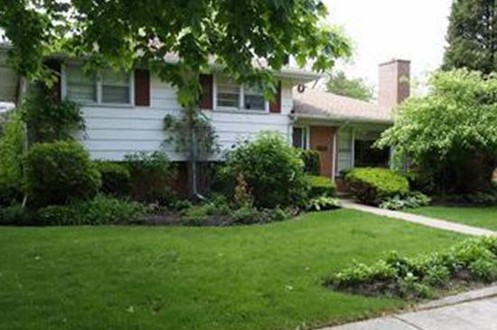 4135 Crain St., Skokie, IL 60076