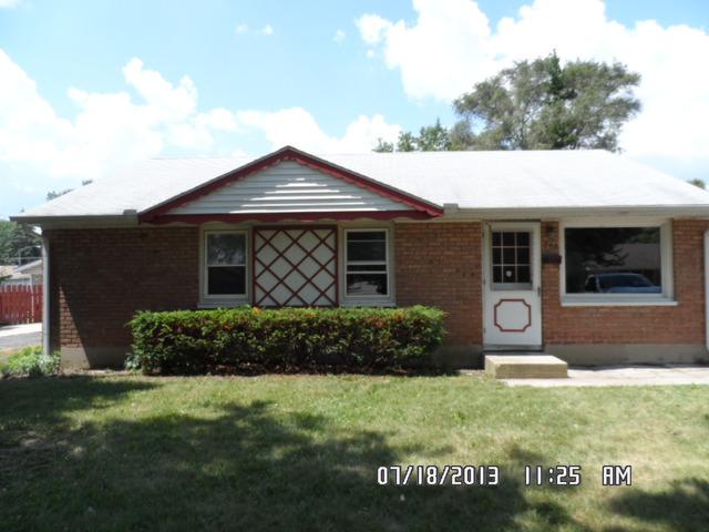 746 Hillcrest Dr., Romeoville, IL 60446