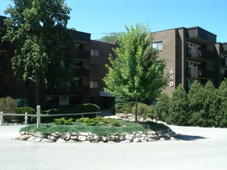 650 Whitney Ct. #112, Gurnee, IL 60031