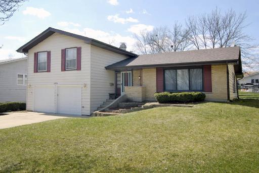 1976 Oakdale Rd., Hoffman Estates, IL 60169