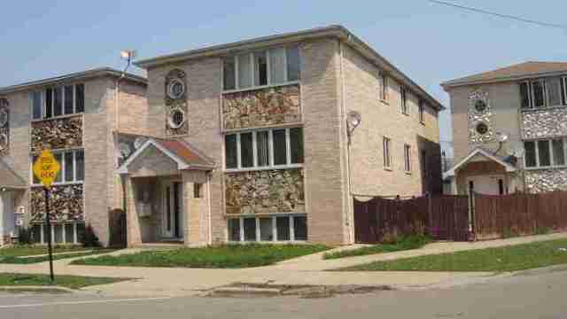 4101 N Dickinson Ave., Chicago, IL 60641