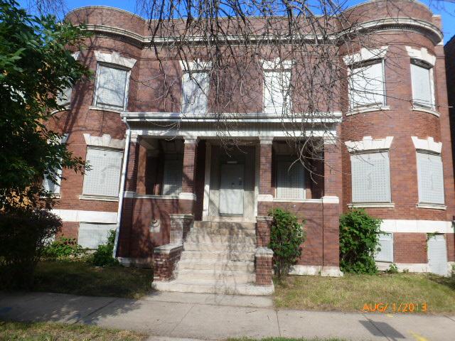 7033 S Vernon Ave., Chicago, IL 60637