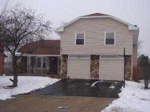 1900 Dogwood Dr., Hoffman Estates, IL 60192