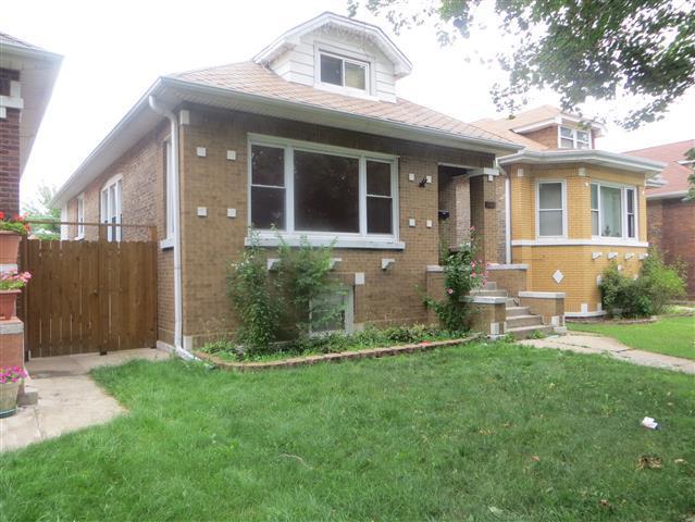 5532 W Roscoe St., Chicago, IL 60641
