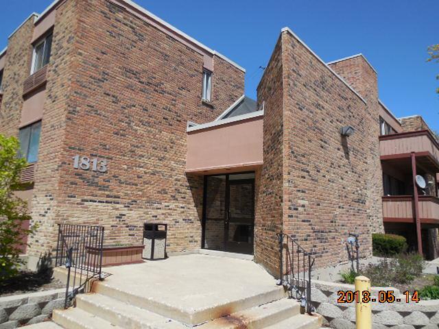 1813 Hemlock Pl. #107, Schaumburg, IL 60173