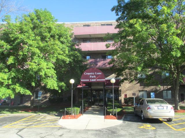 1460 Fairlane Dr. #226, Schaumburg, IL 60193