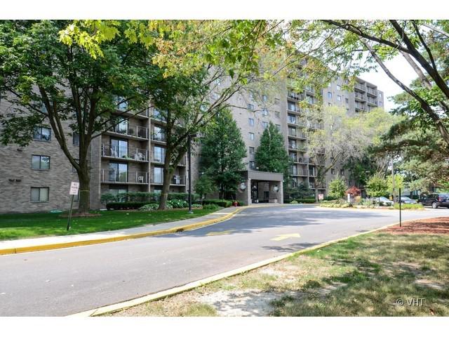6340 Americana Dr. #901, Willowbrook, IL 60527
