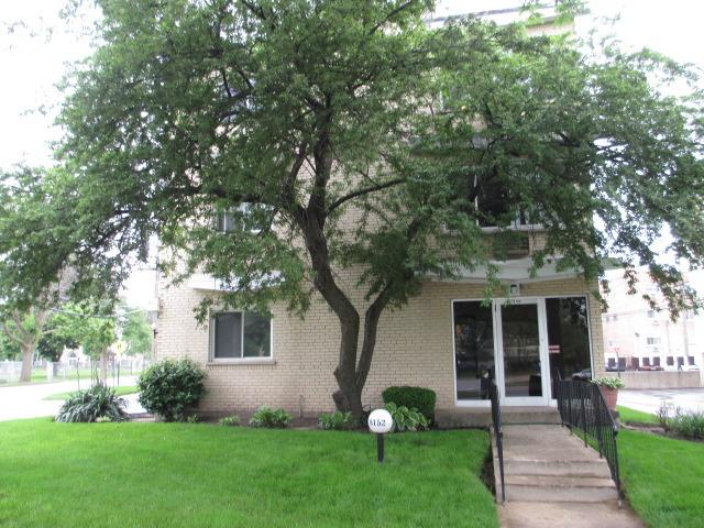 8152 Elmwood St. #101, Skokie, IL 60077